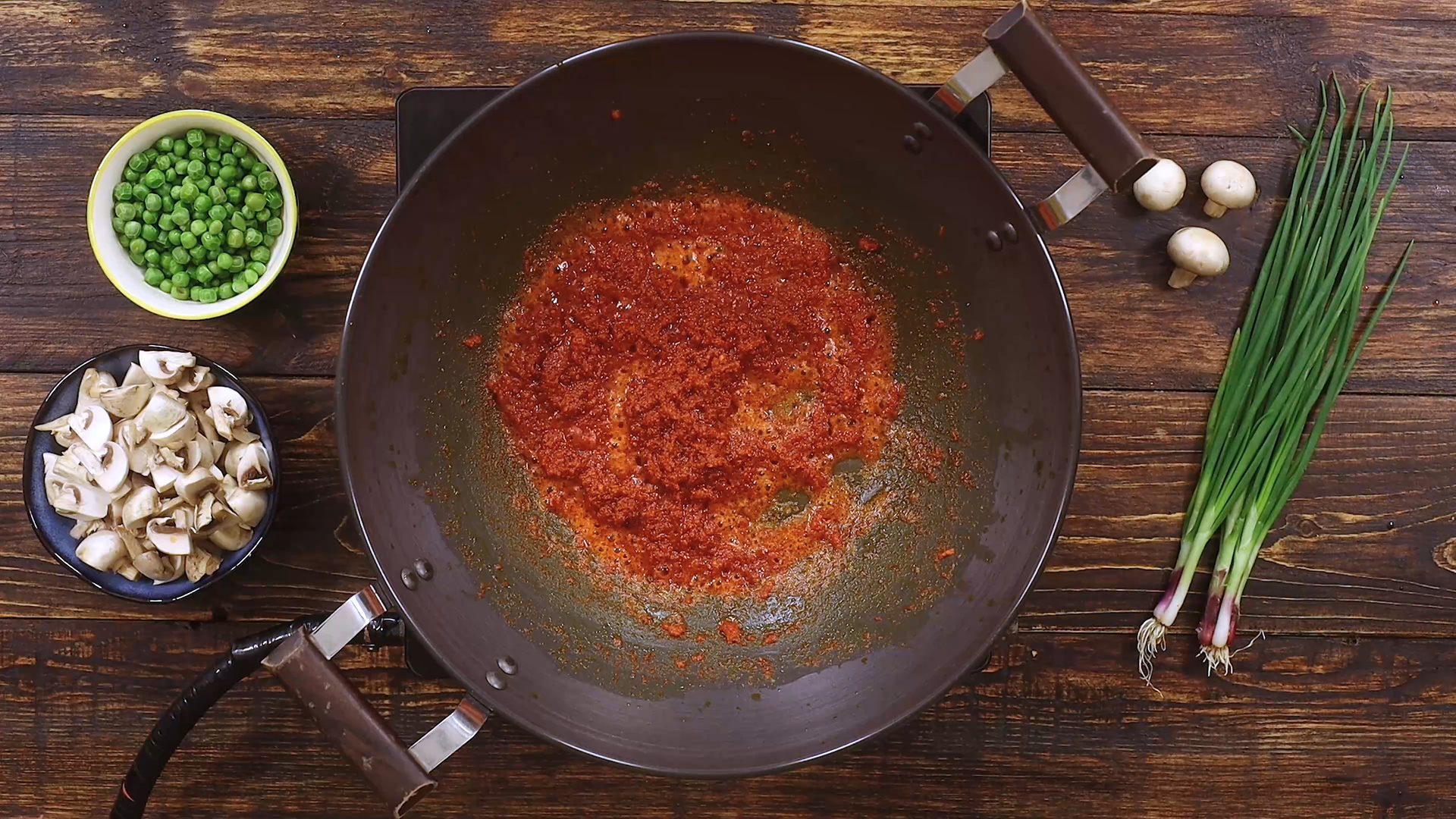 Roasting masala paste for Malaysian friedrice