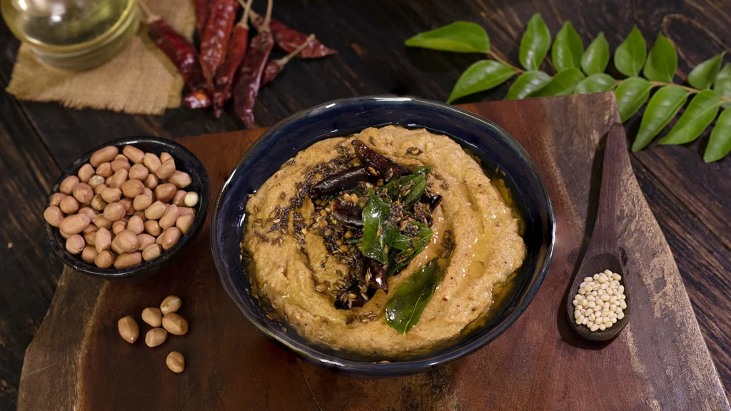 15 Chutneys, Pickles & Podis to Serve with Dosa and Idli 1 Freshly prepared peanut chutney with tempering on top