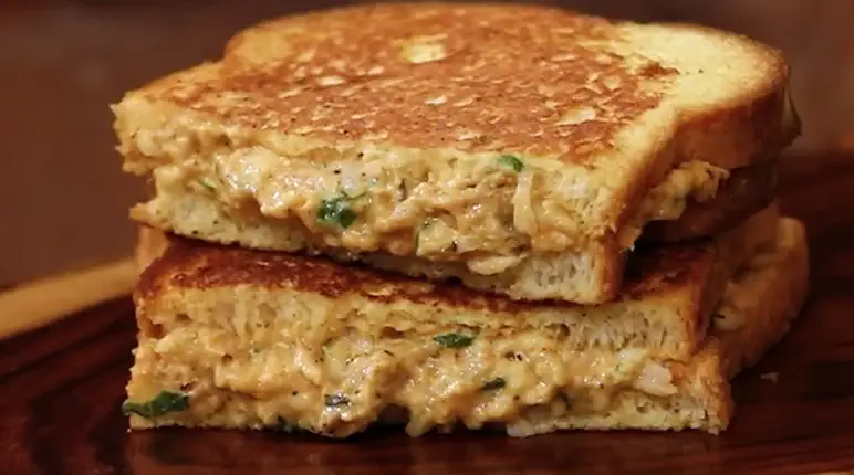 Spicy Red Chilli Sauce Chicken Sandwich