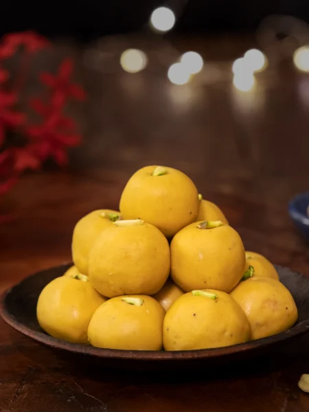 Besan ladoo