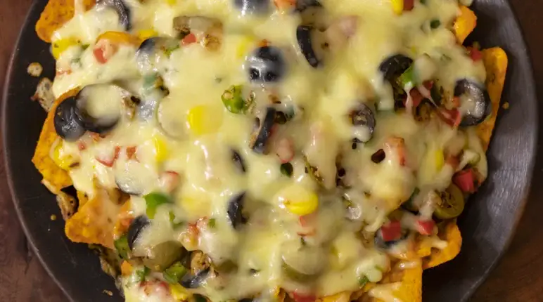 Cheesy Vegetable Nachos