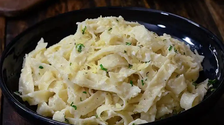 Fettuccine Alfredo